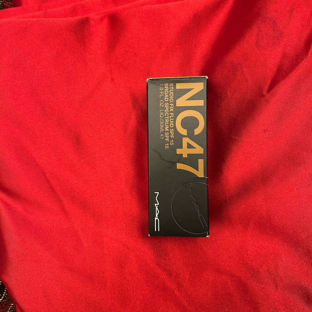 MAC Studio Fix Powder Plus Foundation NC47